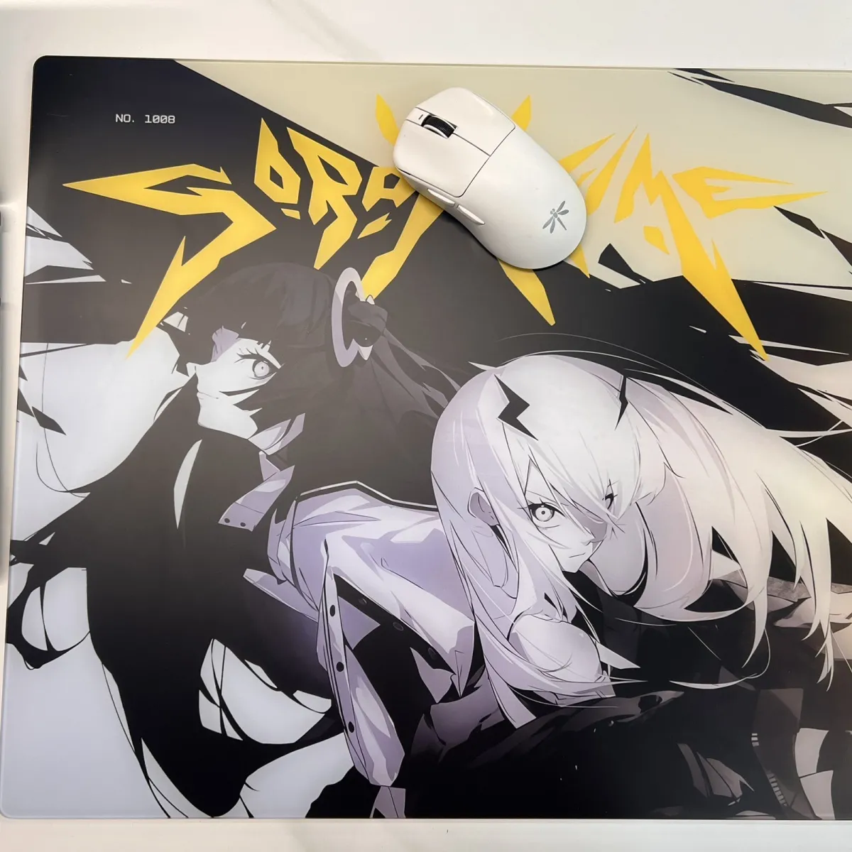 Esports Gaming Table - 黒白ガールガラスマウスパッドソラゲームマウスパッドカスタマイズされたパターン強化された滑らかなゲーミングデスクマットfps eスポーツオフィスゲーム