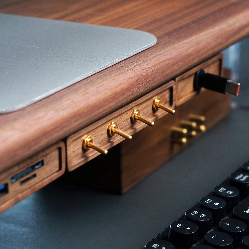 4 ウェイ独立制御 USB 電源モジュール ブラックウォール - Controller Charging Stand のレビューと価格