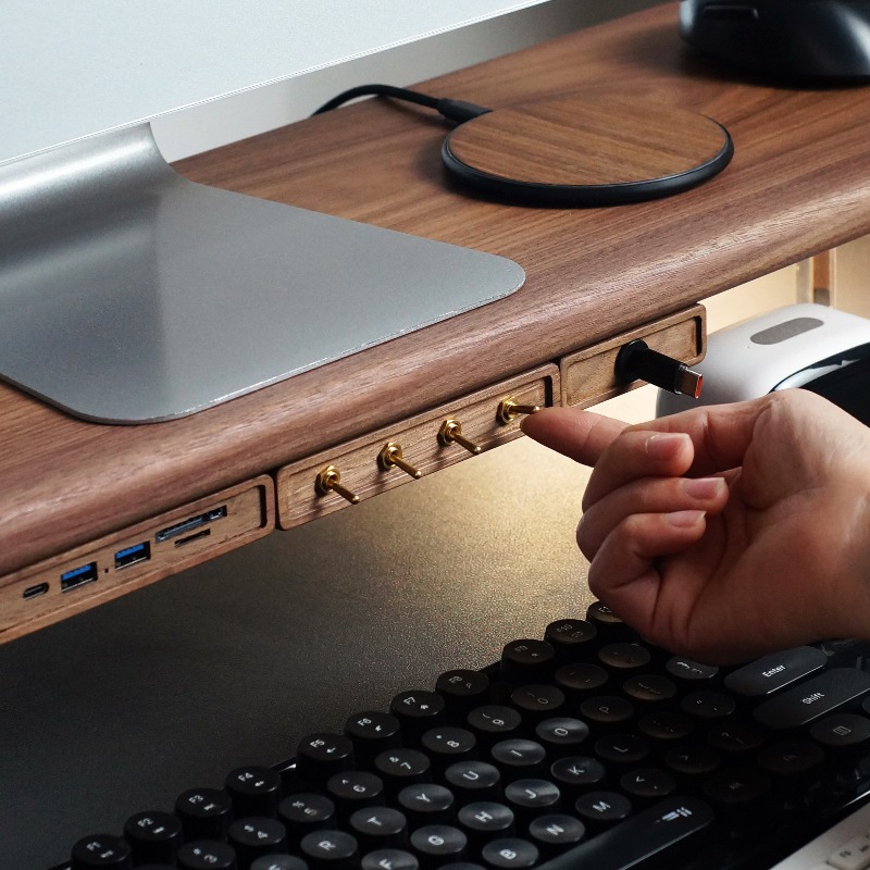 4 ウェイ独立制御 USB 電源モジュール ブラックウォール - Controller Charging Stand のレビューと価格